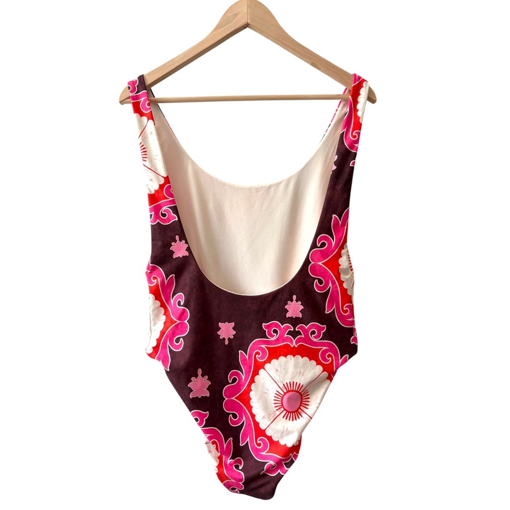 AGUA BENDITA Cleonie
Tribeca One-Piece Swimsuit Scoop Back High Cut NWT M - Picture 7 of 9